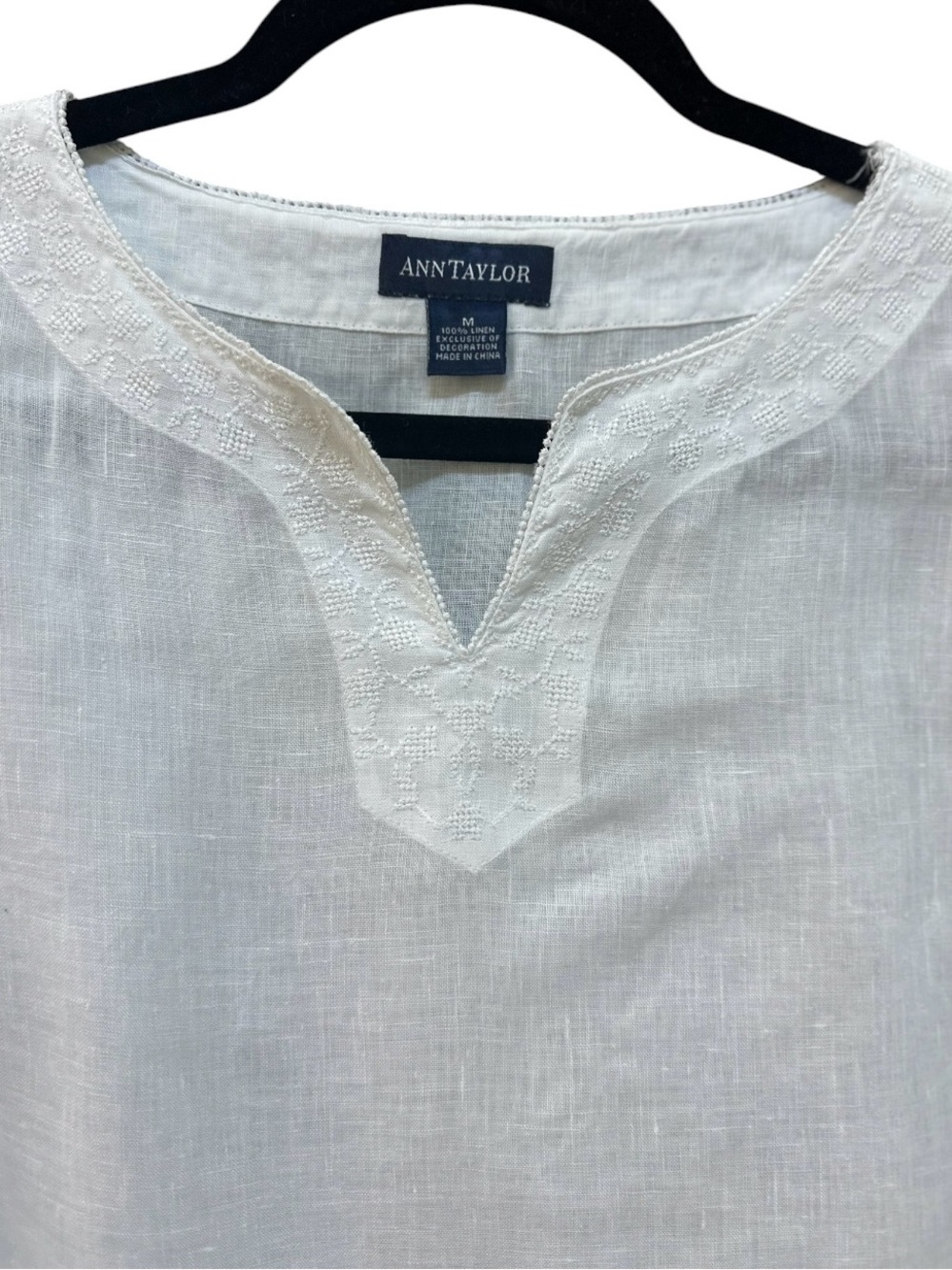 Ann Taylor White Split-Neck Lightweight Knit Top 100% Linen - Picture 2 of 7